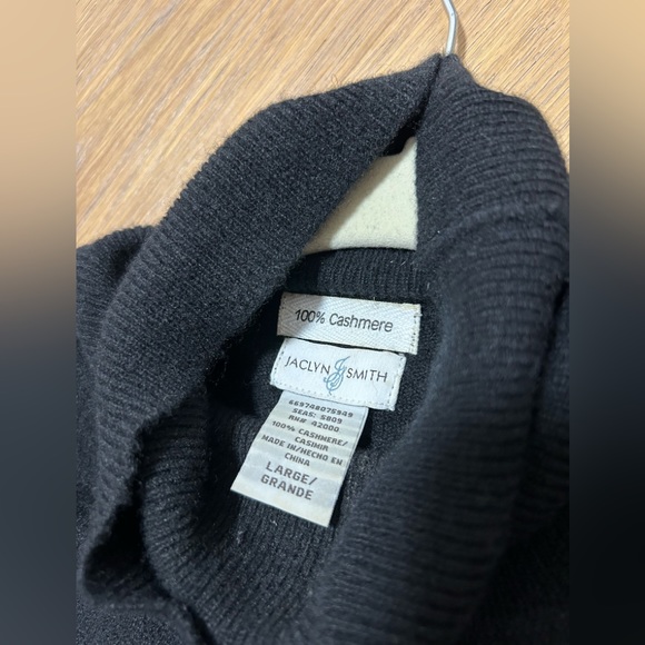 Large cashmere sweater, women’s cashmere turtleneck sweater - Picture 5 of 7